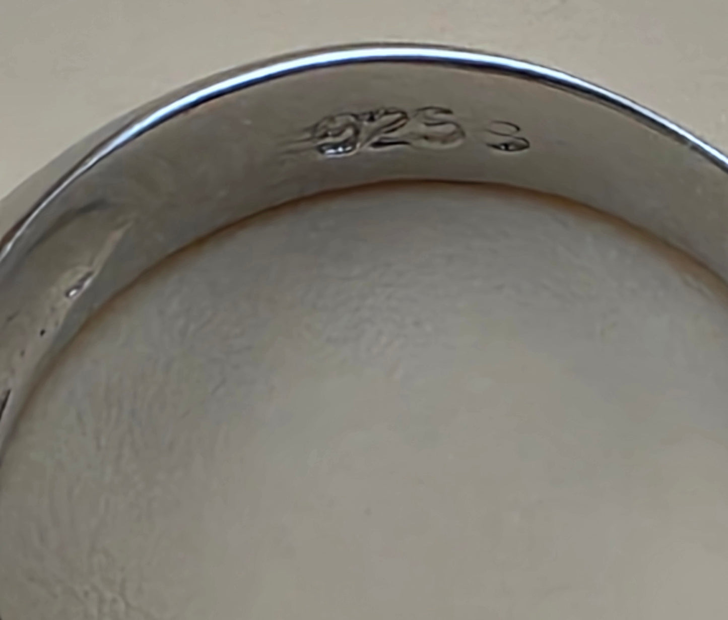 Mother of Pearl/Sterling Silver Vintage Ring Size 6.75