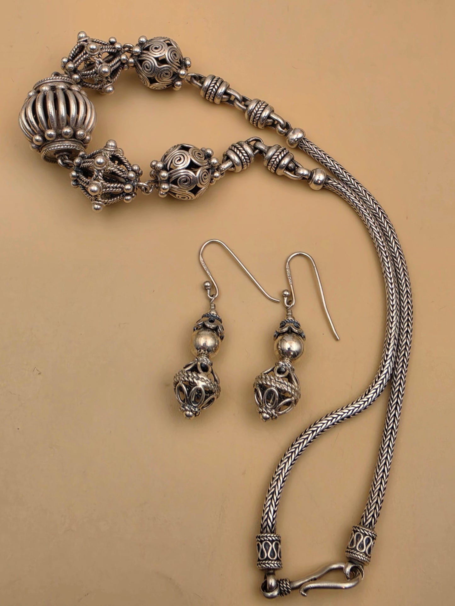 BA SUARTI 18" Sterling Silver/Balinese Style Vintage Necklace and Matching Earrings