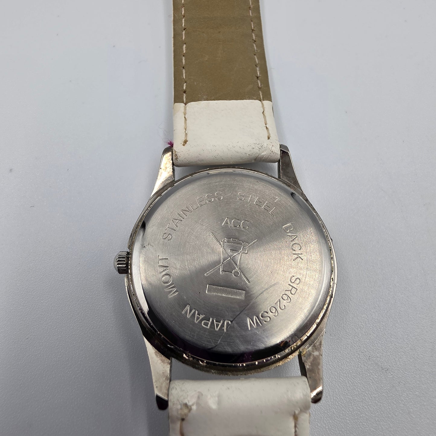 AVON 2011 Spring Fling Collection/White Ladybug Watch