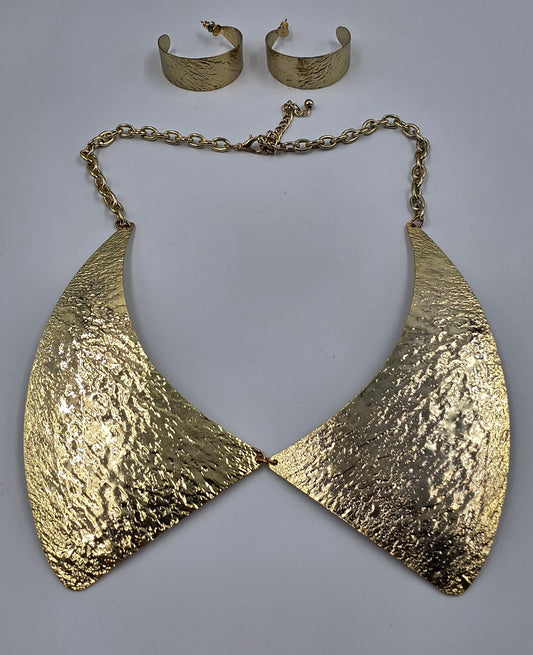 16"-20" Textured Gold Tone Plated Geometric Collar Necklace With Matching Half Hoop 1.25" Earrings