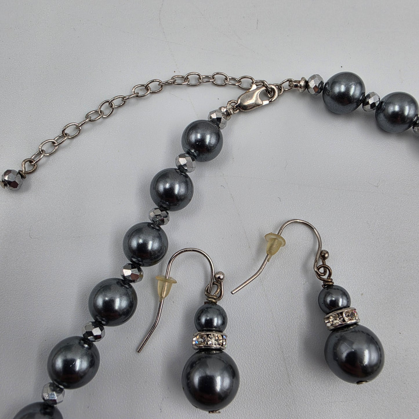 17.5"-20.5" Dark Grey Round Luster Faux Pearl Bead/Clear Rhinestone Accented Center Facet Piece Necklace With Matching 1.25" Earrings