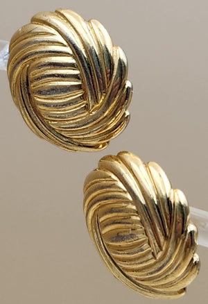 NAPIER Gold Tone Swirl/Ribbed Vintage 1970's-80's Stud Earrings