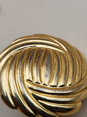 NAPIER Gold Tone Swirl/Ribbed Vintage 1970's-80's Stud Earrings
