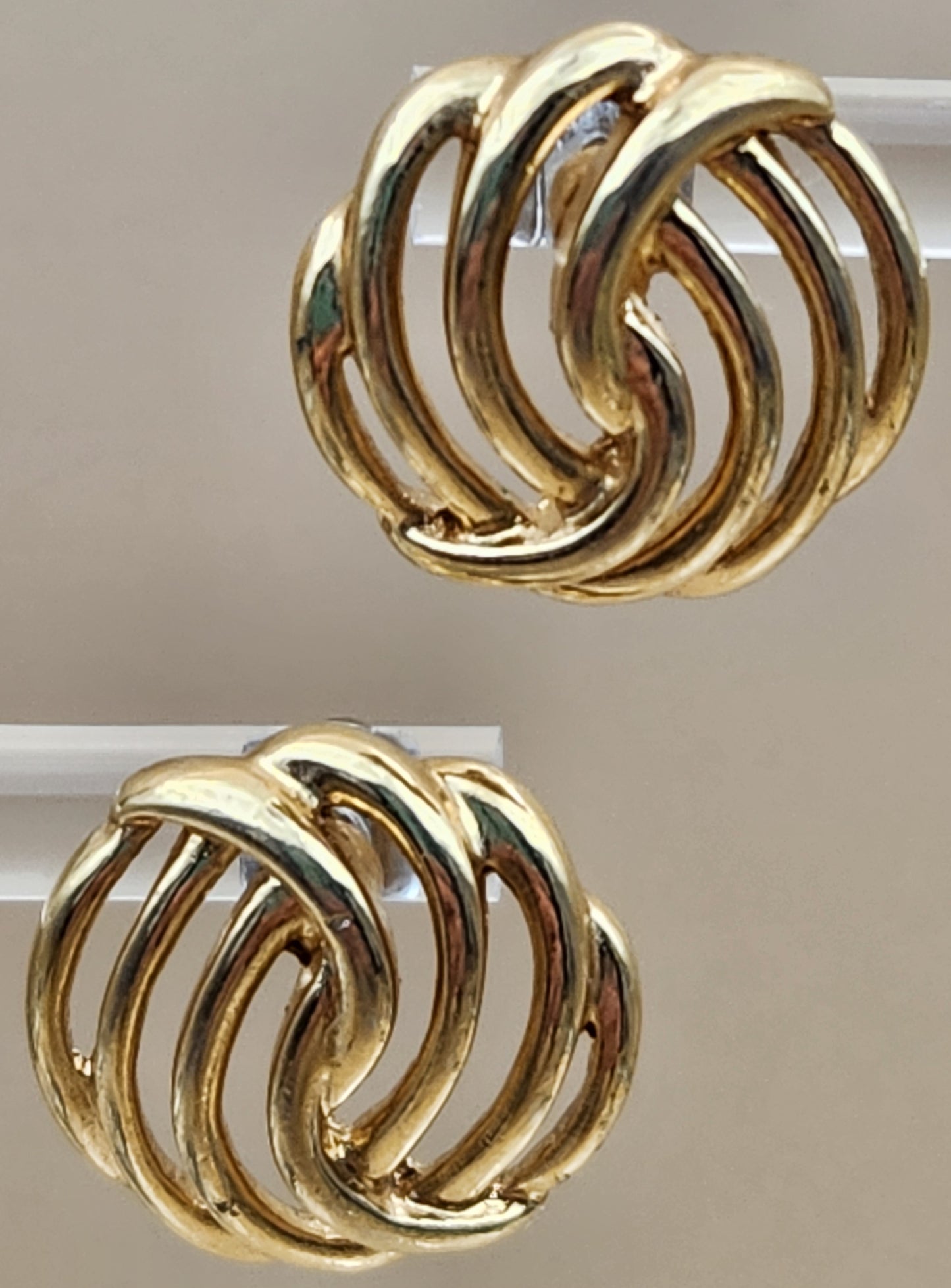 MONET Gold Tone Swirl Ribbed Vintage 80's Stud Earrings