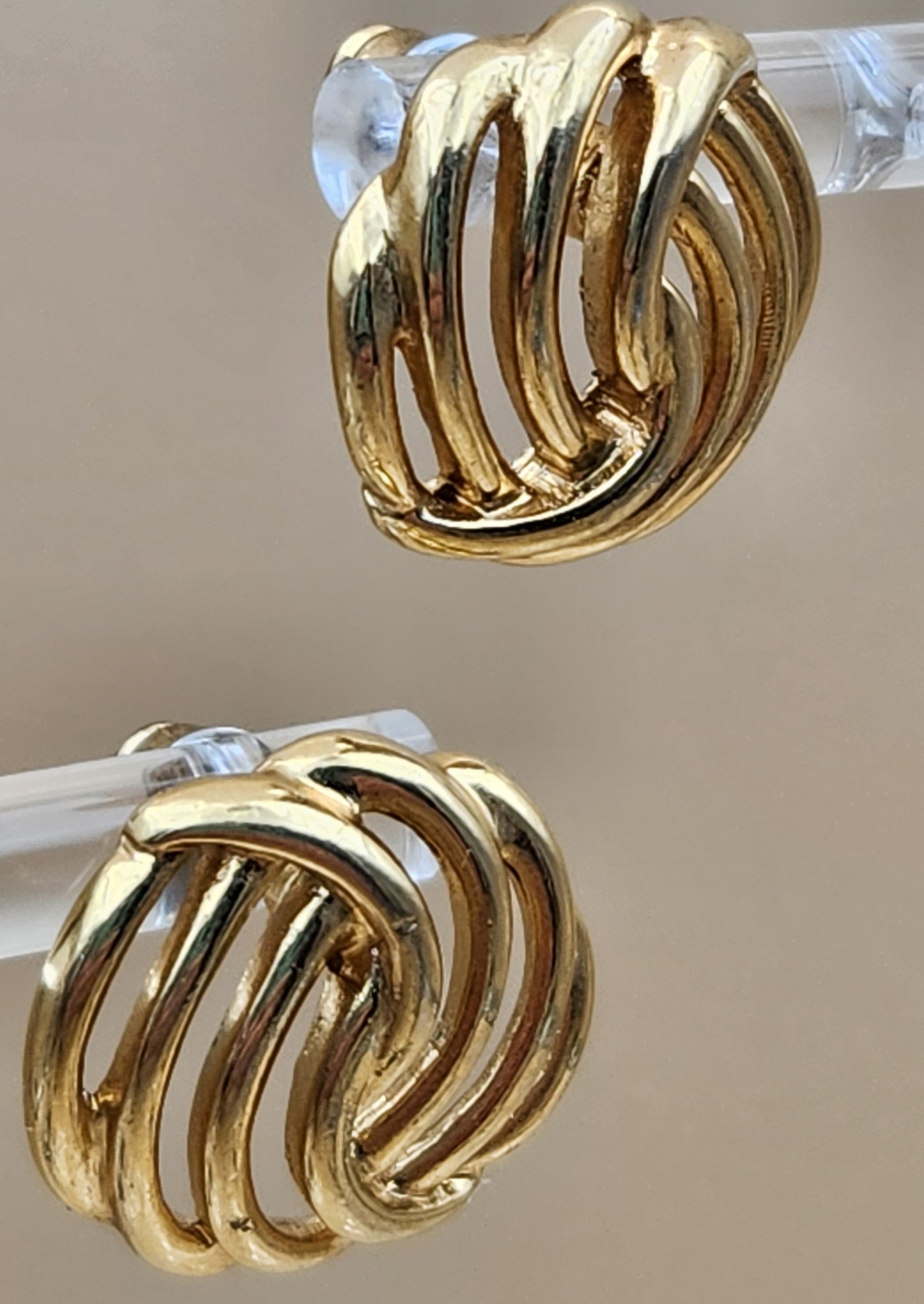 MONET Gold Tone Swirl Ribbed Vintage 80's Stud Earrings
