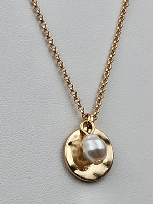 TIME AND TRU Gold Tone disc/Faux Pearl Charms on Gold Tone 18"-22" Necklace