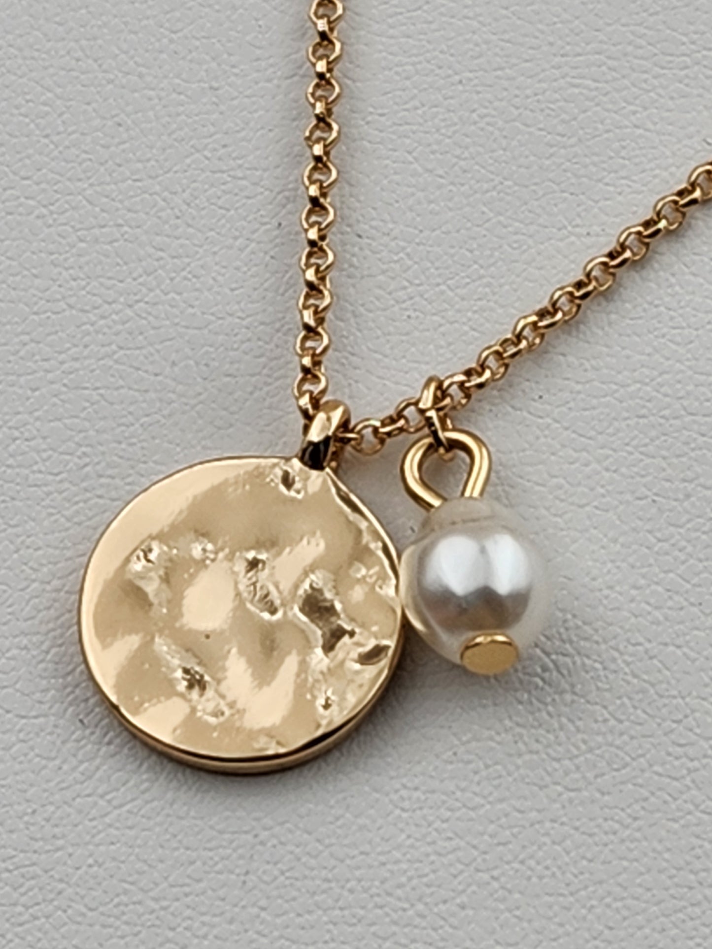 TIME AND TRU Gold Tone disc/Faux Pearl Charms on Gold Tone 18"-22" Necklace