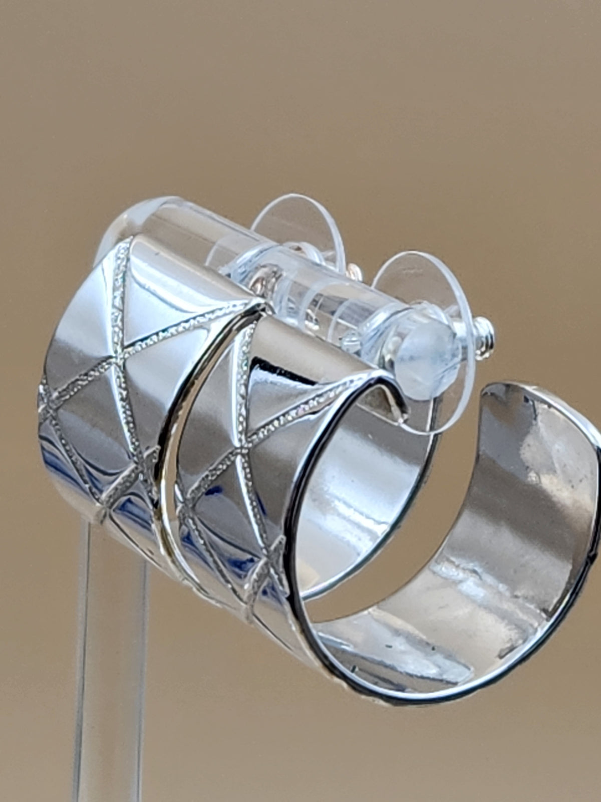Silver Tone 1990's Vintage Quilted Design Thick Huggie Hoop Earrings