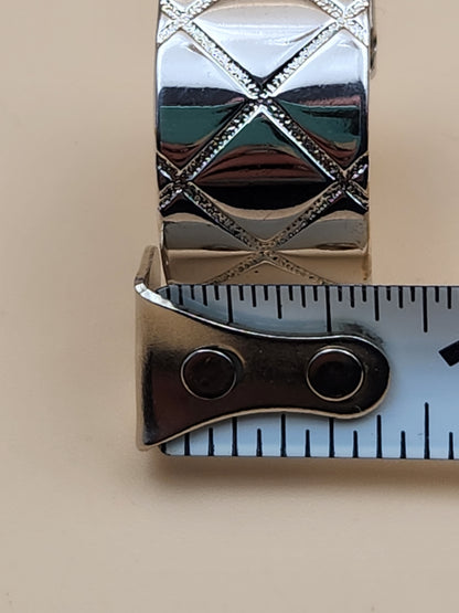 Silver Tone 1990's Vintage Quilted Design Thick Huggie Hoop Earrings