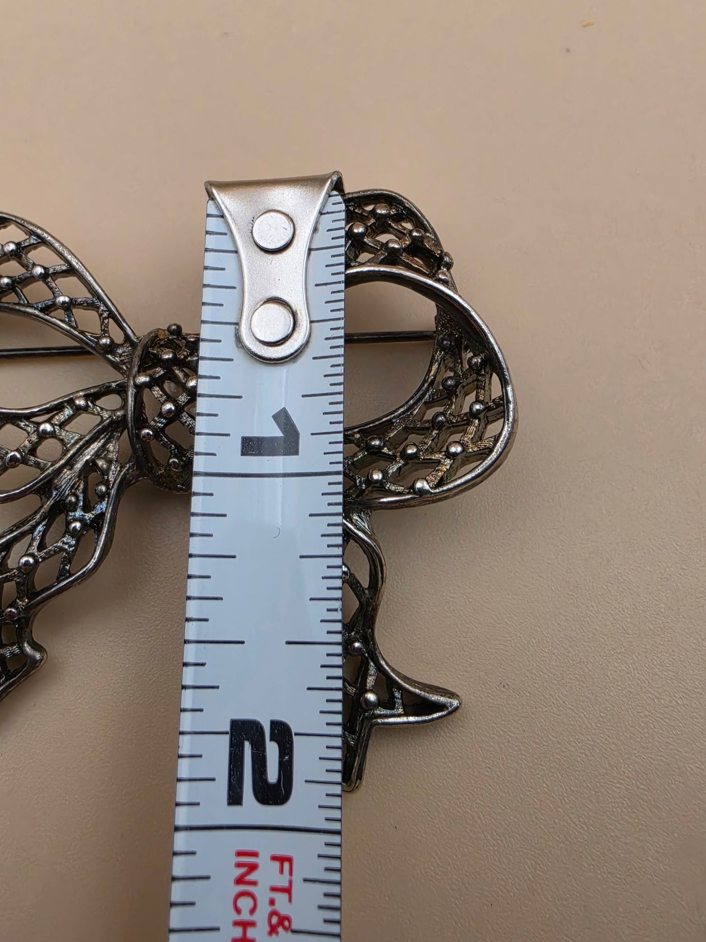 Antiqued Silver Tone/Openwork Filagree Fancy Ribbon Bow Vintage 1950's Brooch