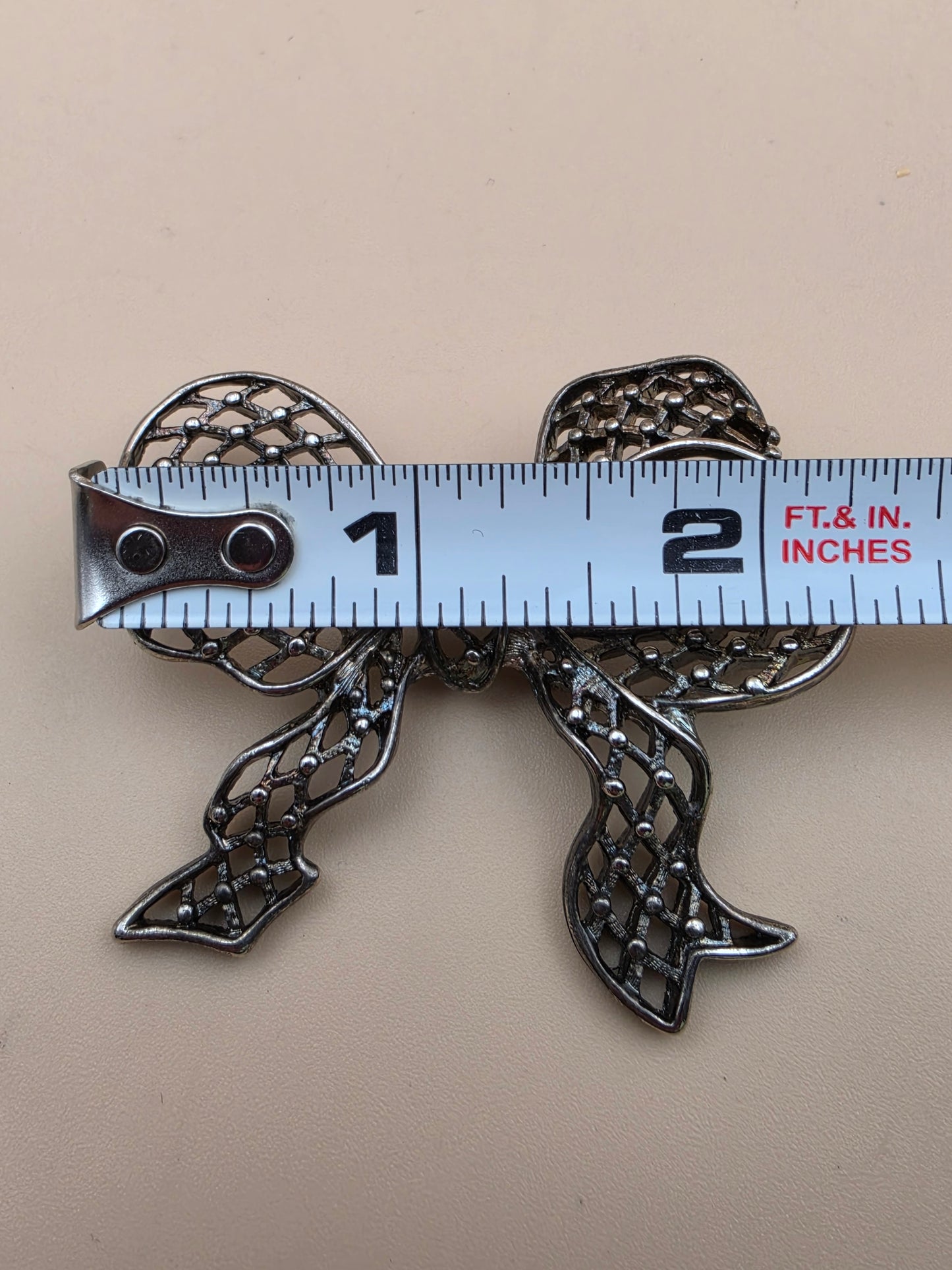 Antiqued Silver Tone/Openwork Filagree Fancy Ribbon Bow Vintage 1950's Brooch