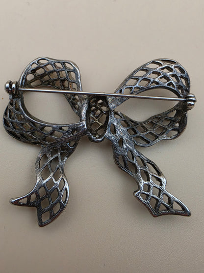 Antiqued Silver Tone/Openwork Filagree Fancy Ribbon Bow Vintage 1950's Brooch