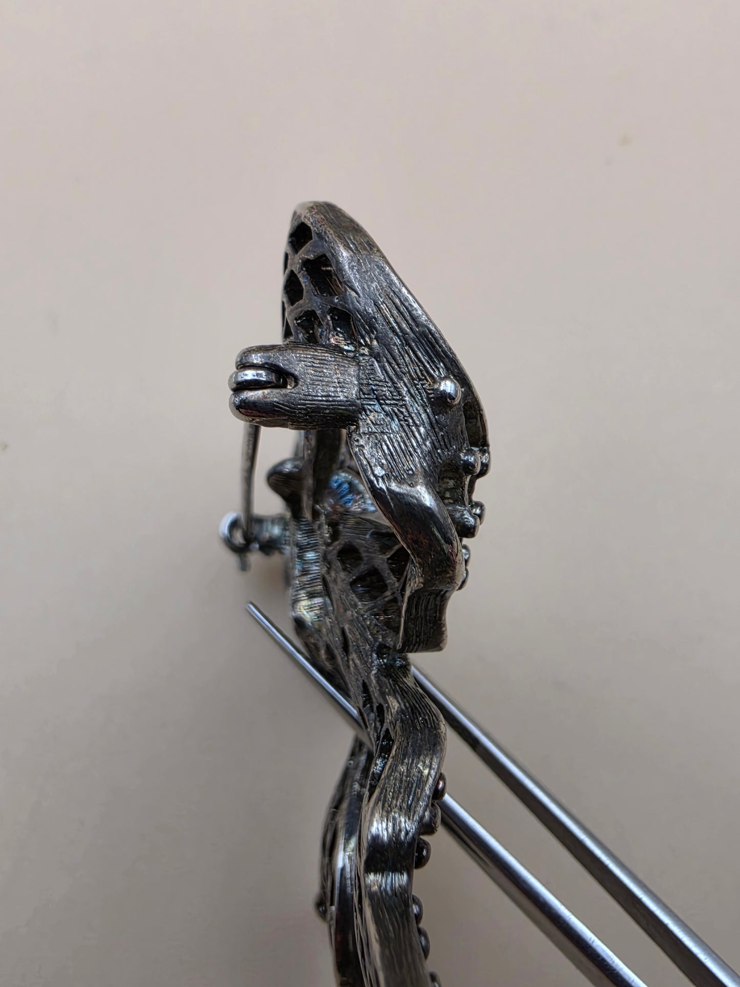 Antiqued Silver Tone/Openwork Filagree Fancy Ribbon Bow Vintage 1950's Brooch