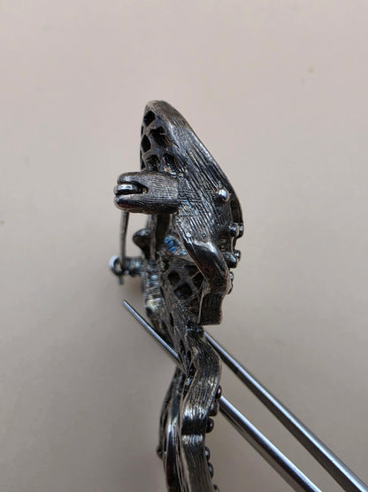 Antiqued Silver Tone/Openwork Filagree Fancy Ribbon Bow Vintage 1950's Brooch