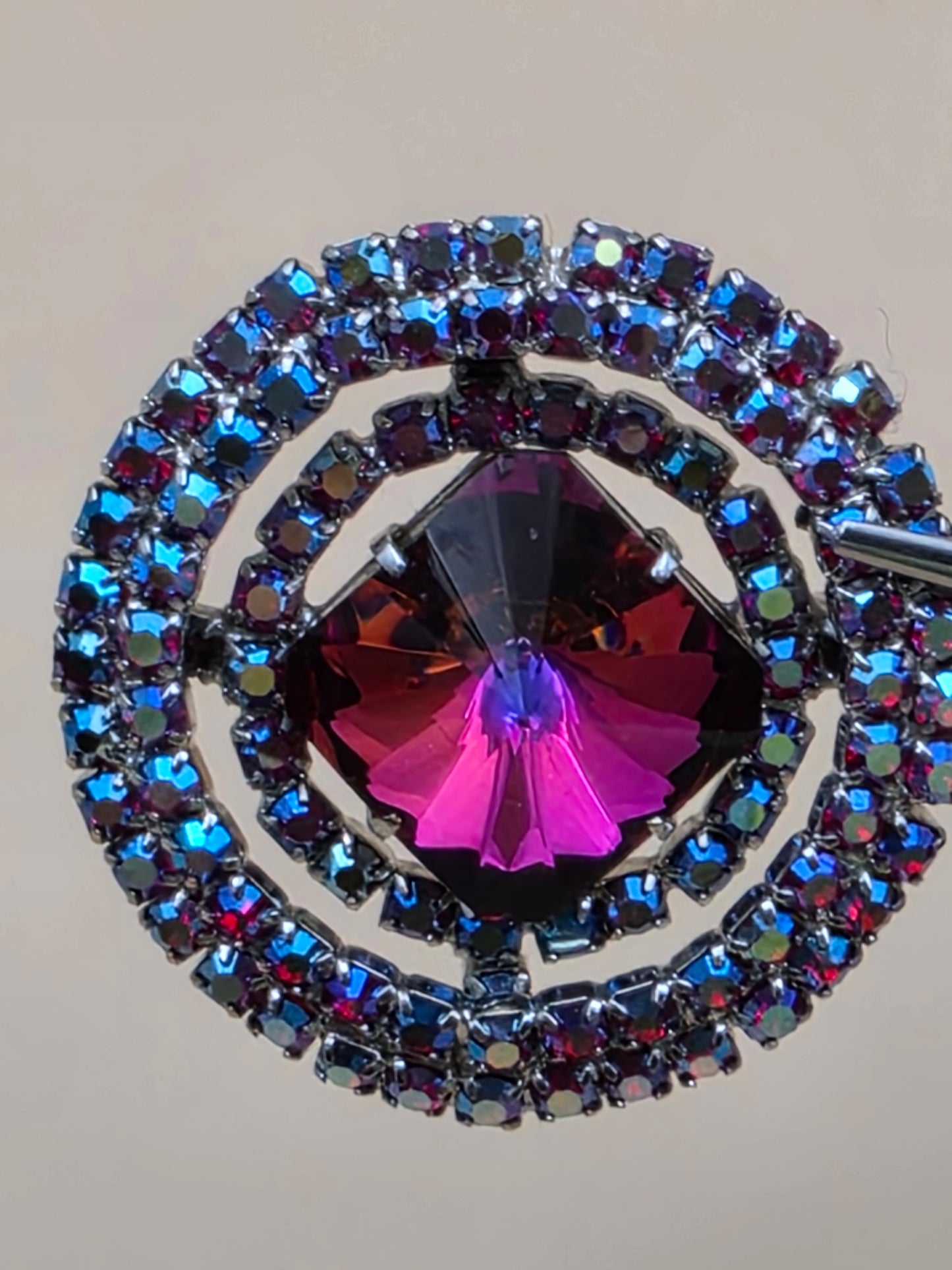 Rivoli Crystal/Aurora Borealis Vintage 1950's-60's 1.75" Round Brooch