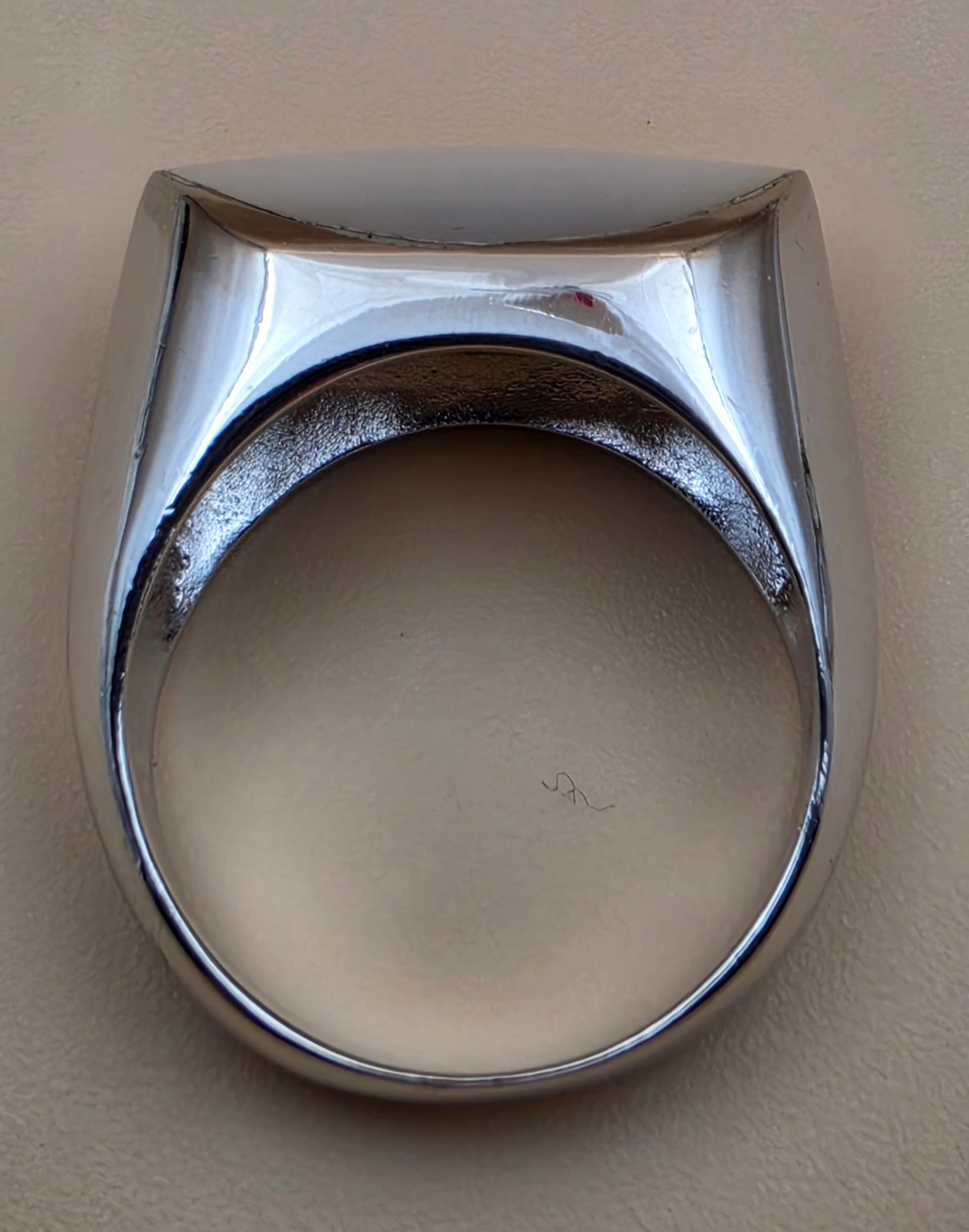 Mother of Pearl/Sterling Silver Vintage Ring Size 6.75