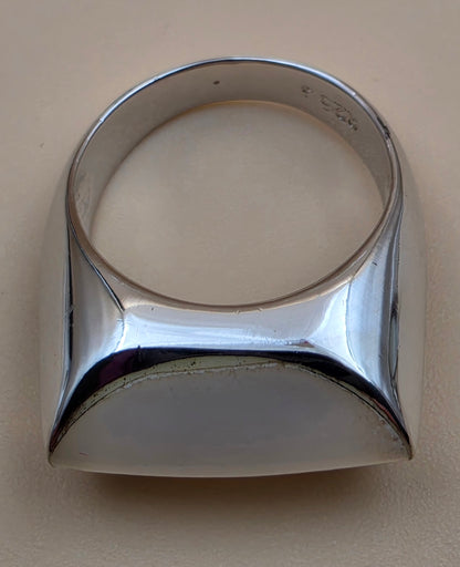 Mother of Pearl/Sterling Silver Vintage Ring Size 6.75
