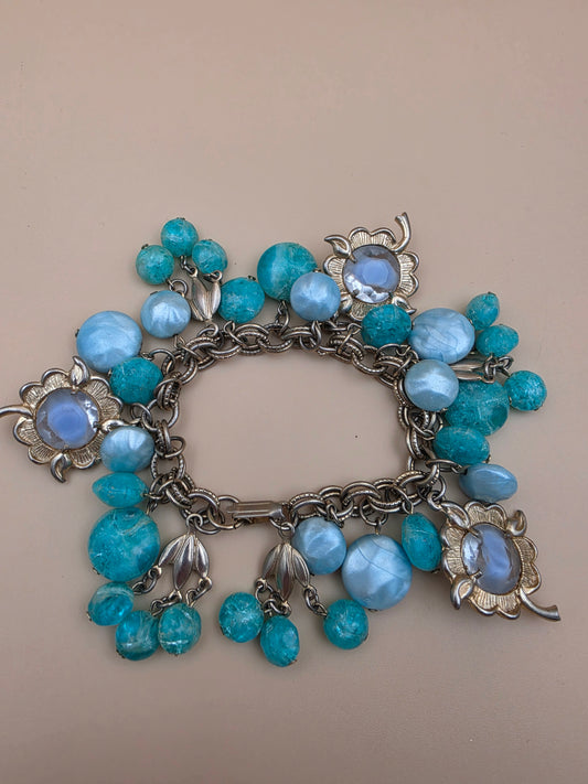 1950's Lucite/Art Glass/Antiqued Gold Tone Stretch Charm Bracelet
