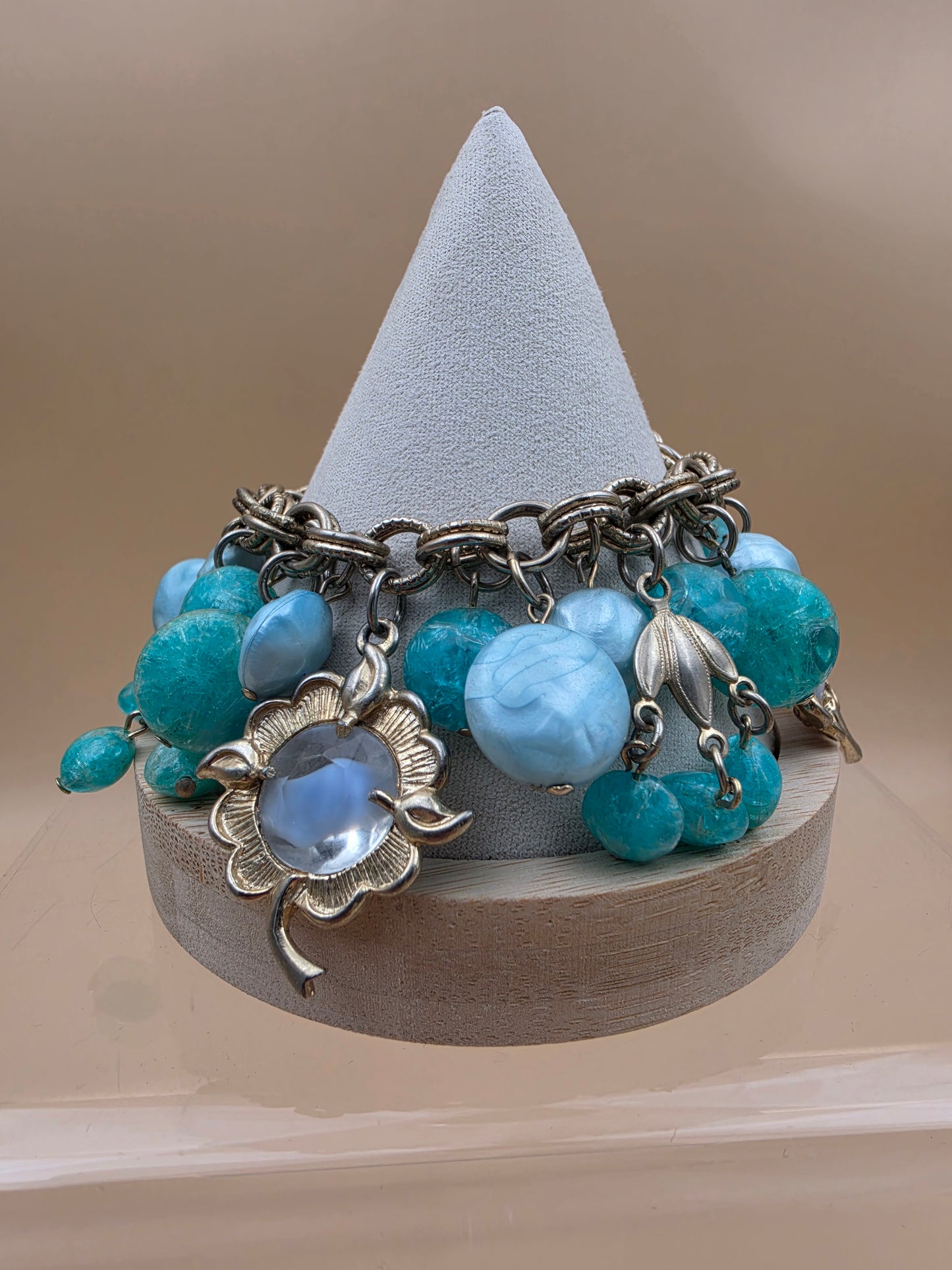 1950's Lucite/Art Glass/Antiqued Gold Tone Stretch Charm Bracelet