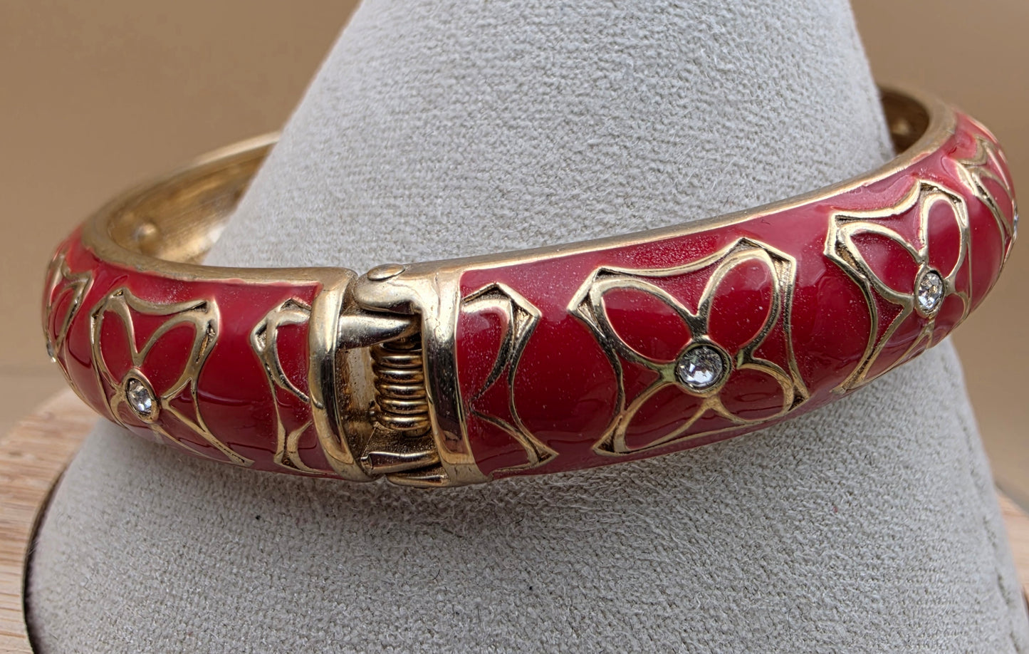 Red Enamel/Clear Rhinestone Floral Design/Gold Tone Vintage 7.25" Hinged Clamper Bracelet