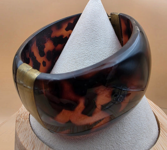 Hinged Resin Leopard/Tortoise Print 7.5" Clamper Bracelet