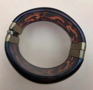 Hinged Resin Leopard/Tortoise Print 7.5" Clamper Bracelet