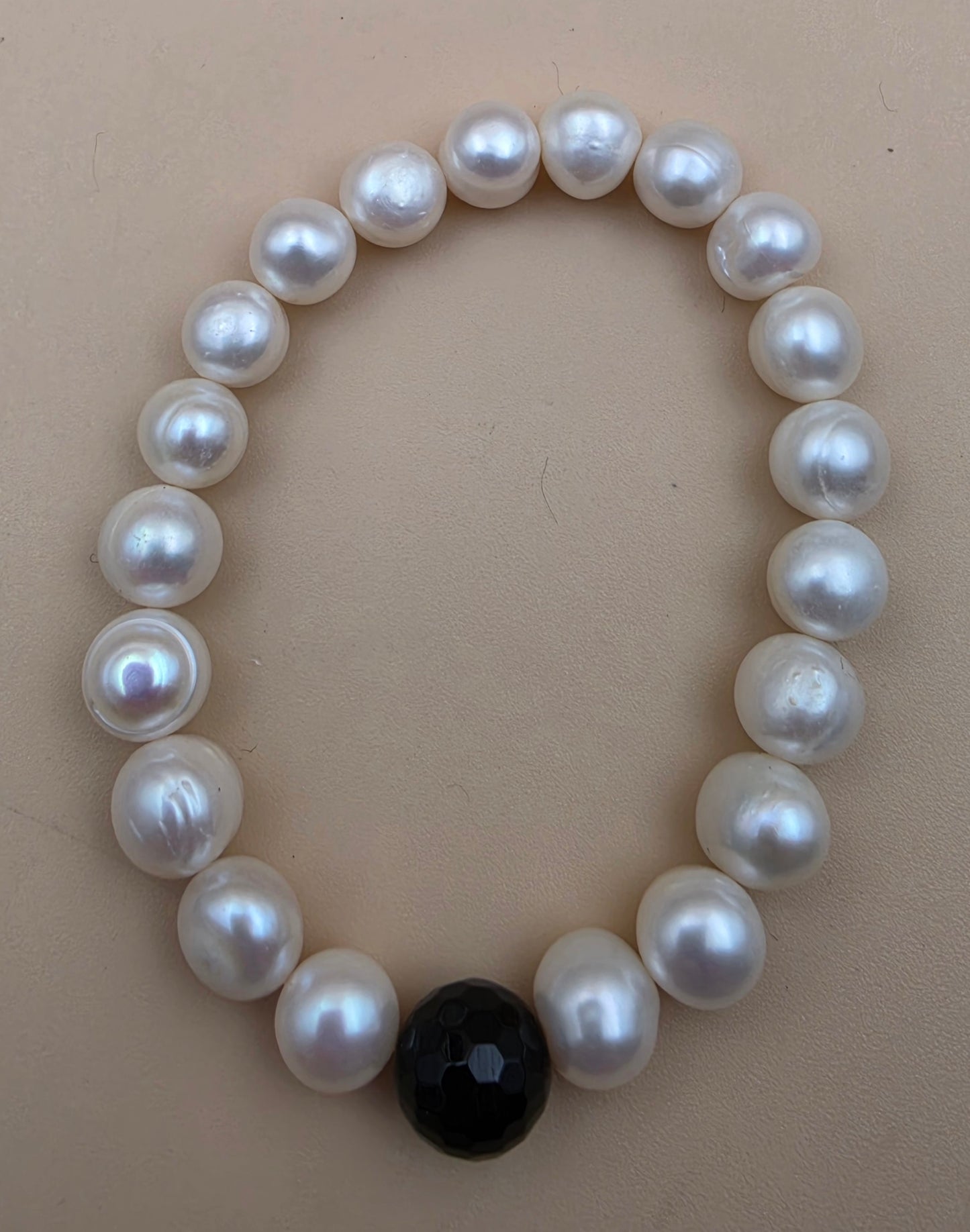 8-10mm Freshwater Pearl/Faceted Black Onyx Beaded Stretch Bracelet