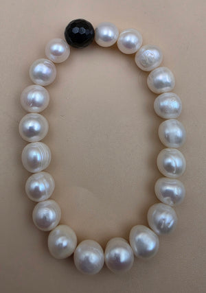 8-10mm Freshwater Pearl/Faceted Black Onyx Beaded Stretch Bracelet