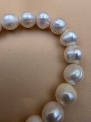 8-10mm Freshwater Pearl/Faceted Black Onyx Beaded Stretch Bracelet
