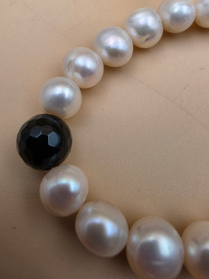 8-10mm Freshwater Pearl/Faceted Black Onyx Beaded Stretch Bracelet