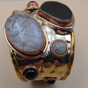 Gold White Based Metal/Brass Tone/Rutile Quartz/Onyx 7.25" Bracelet