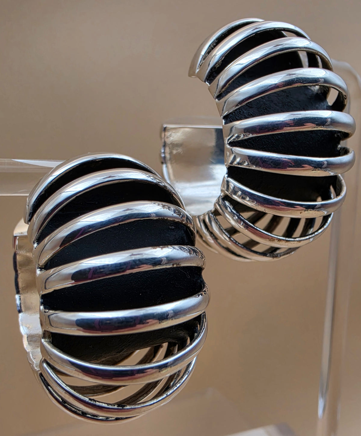 Silver Plated Shrimp/Ribbed Half Hoop 1.5" Earrings