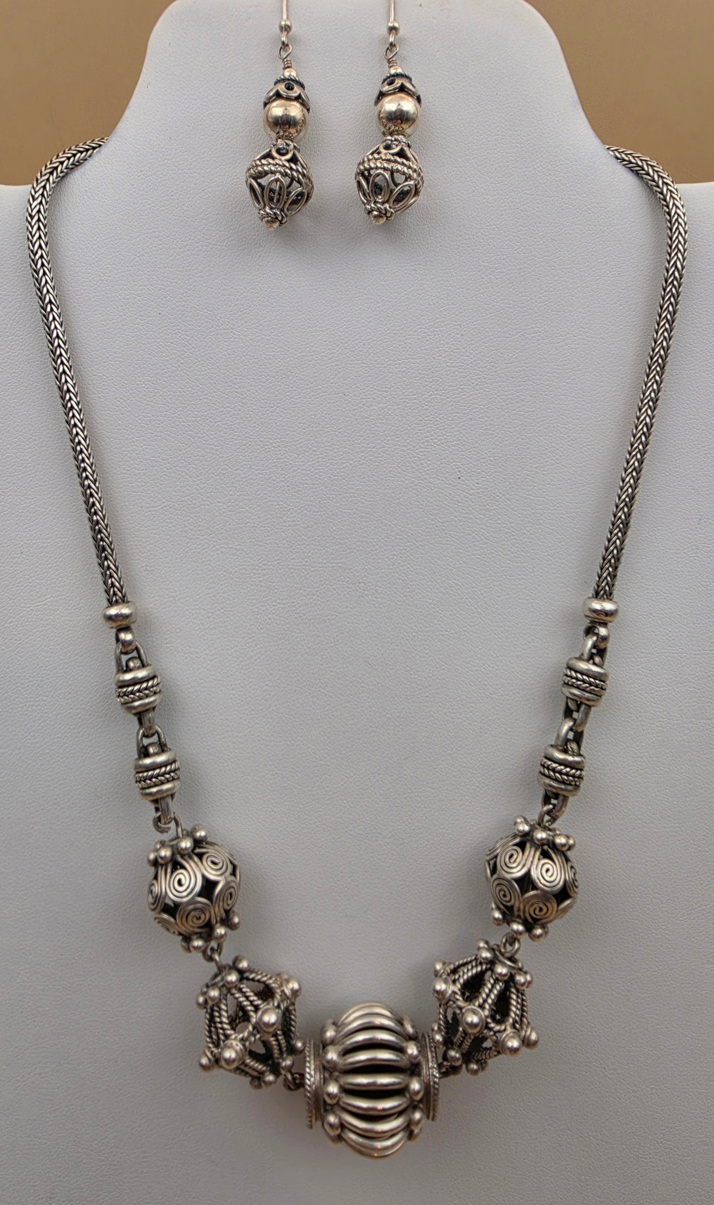 BA SUARTI 18" Sterling Silver/Balinese Style Vintage Necklace and Matching Earrings