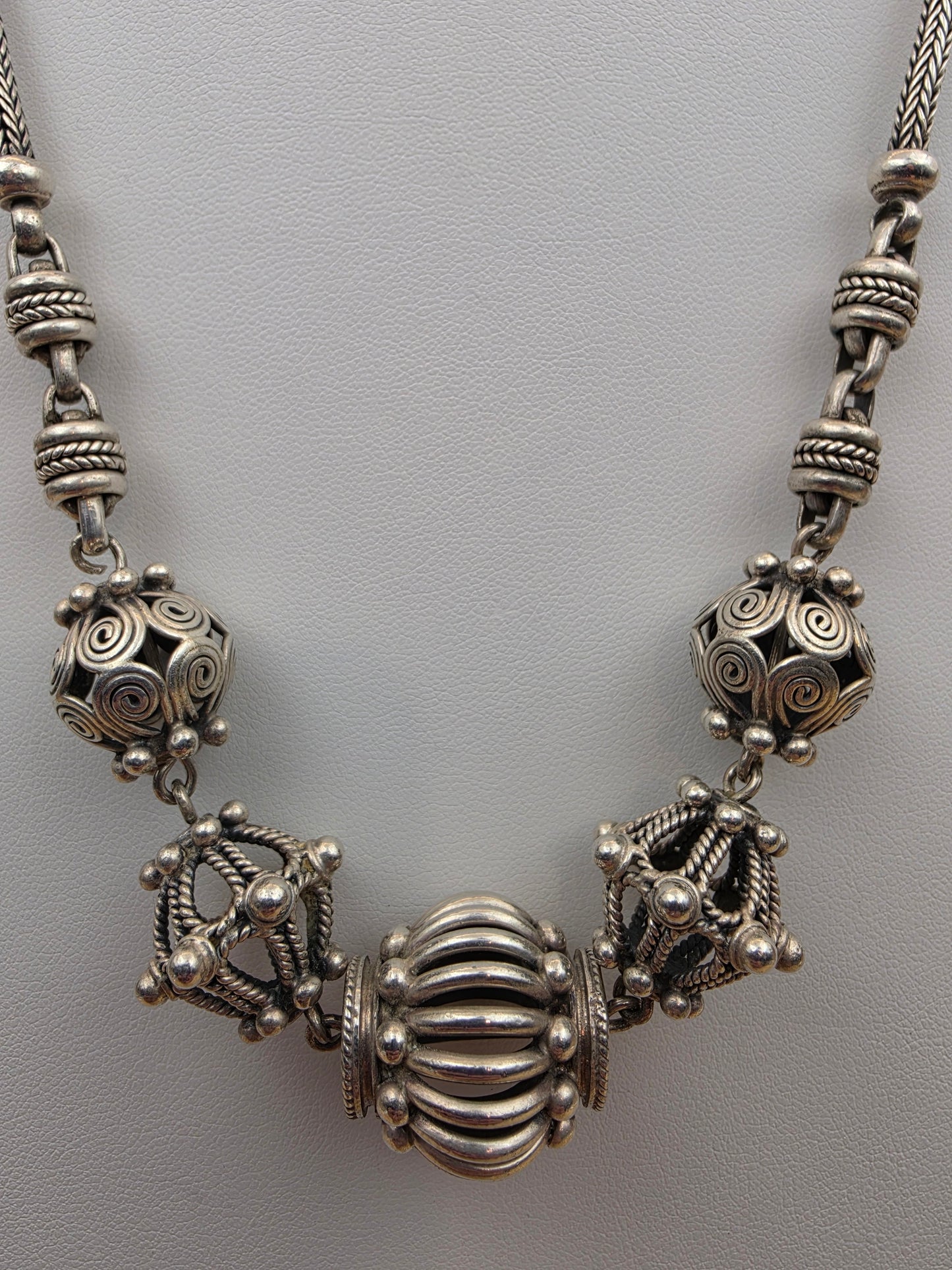 BA SUARTI 18" Sterling Silver/Balinese Style Vintage Necklace and Matching Earrings