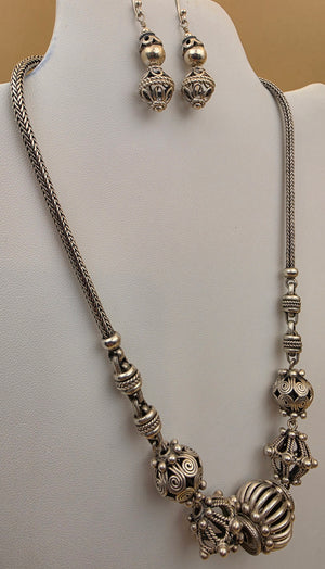 BA SUARTI 18" Sterling Silver/Balinese Style Vintage Necklace and Matching Earrings