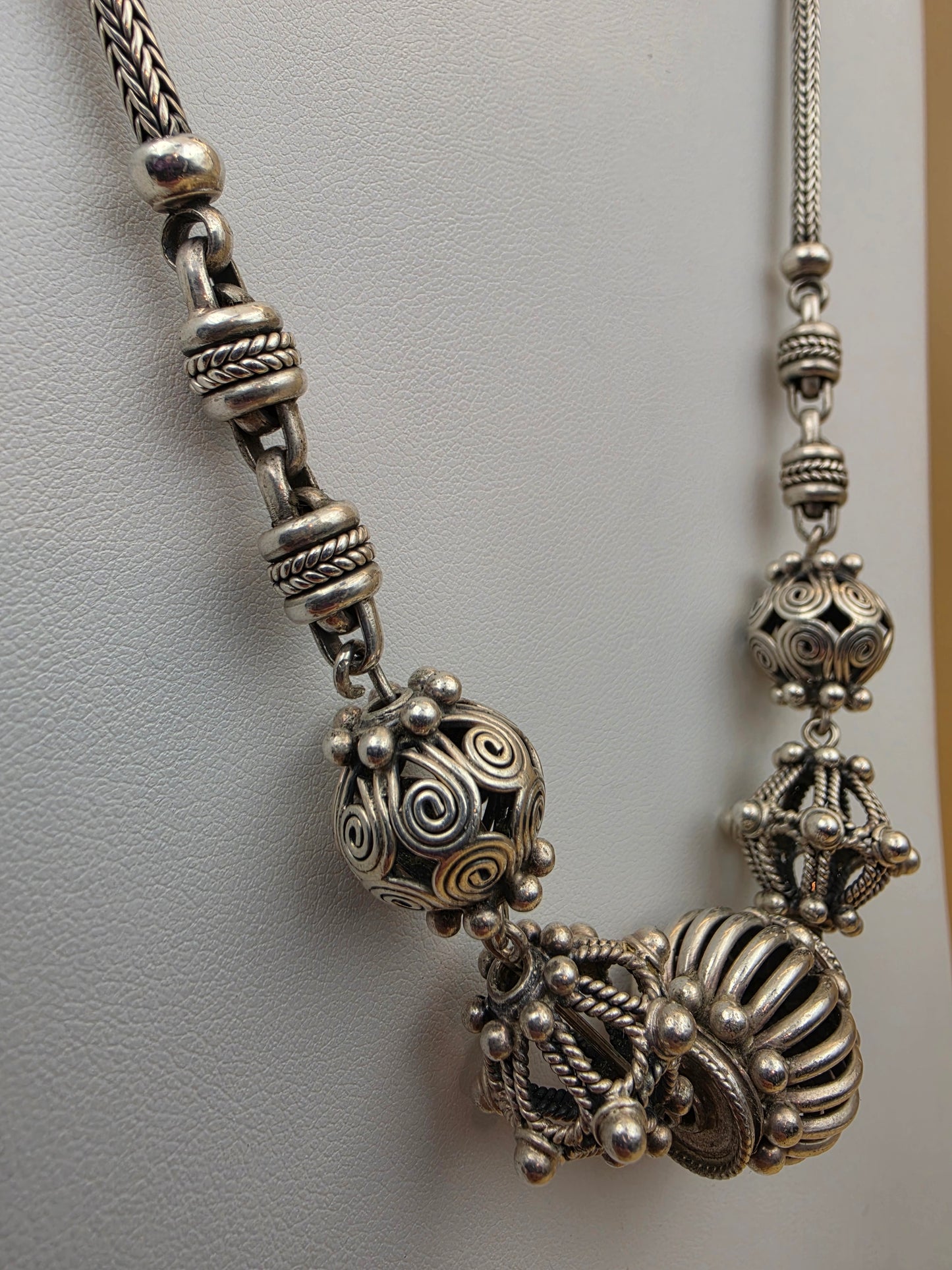 BA SUARTI 18" Sterling Silver/Balinese Style Vintage Necklace and Matching Earrings
