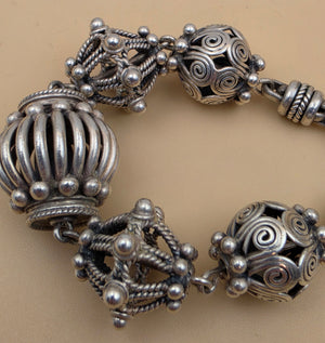 BA SUARTI 18" Sterling Silver/Balinese Style Vintage Necklace and Matching Earrings