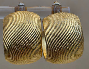 AVON 1991 Vintage"Satin Ribbons" Goldtone Huggie Hoop Stud Earrings