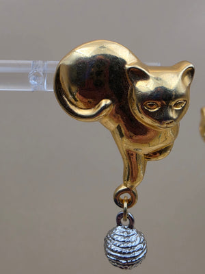 AVON Vintage  1992 "Frolicking Feline " Goldtone Playful Cat with Silvertone Yarn Ball Earrings