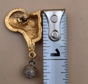 AVON Vintage  1992 "Frolicking Feline " Goldtone Playful Cat with Silvertone Yarn Ball Earrings