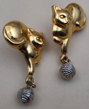 AVON Vintage  1992 "Frolicking Feline " Goldtone Playful Cat with Silvertone Yarn Ball Earrings