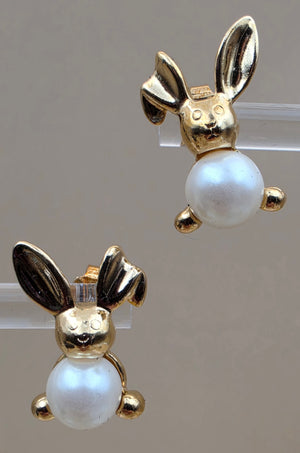 AVON "Pearly Bunny" Vintage 1994 Goldtone/Faux Pearl Stud Earrings