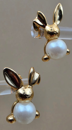 AVON "Pearly Bunny" Vintage 1994 Goldtone/Faux Pearl Stud Earrings