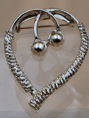 AMERICAN JEWELRY CHAIN CO. Silvertone Stethoscope Vintage Brooch