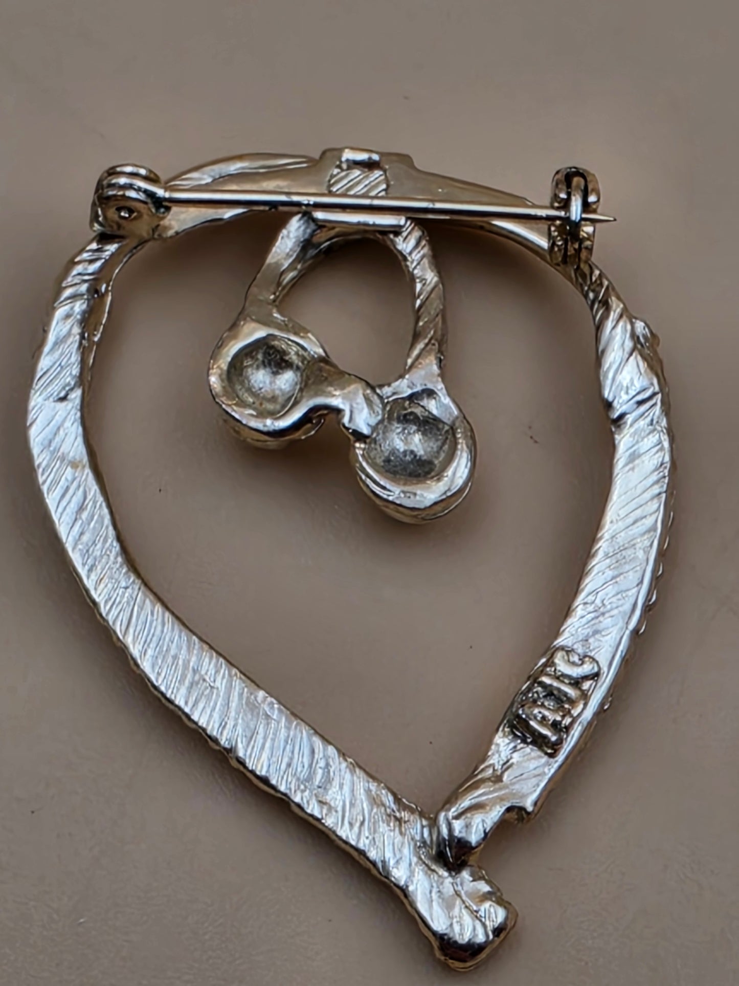 AMERICAN JEWELRY CHAIN CO. Silvertone Stethoscope Vintage Brooch
