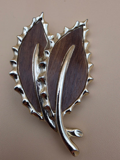 SARAH COVENTRY "Wooden Beauty" 1960's- 1970's Faux Wood Inlay/Silvertone Vintage 2.25" Leaf Brooch