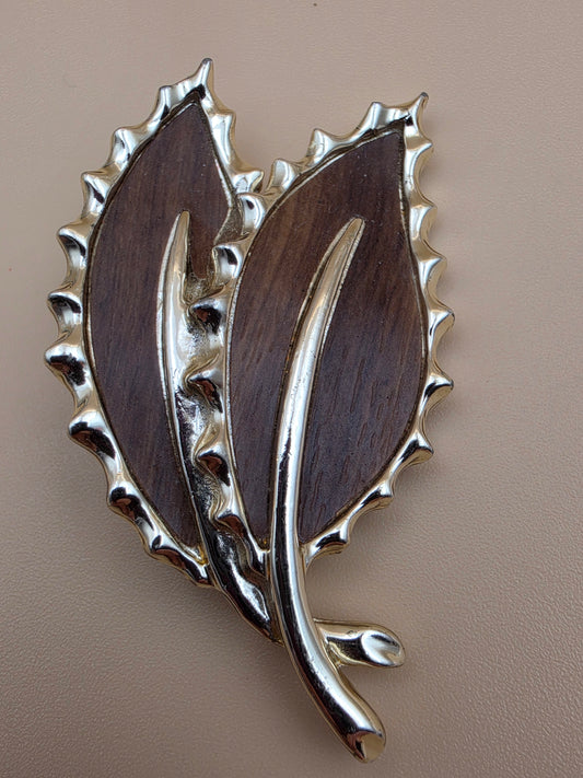 SARAH COVENTRY "Wooden Beauty" 1960's- 1970's Faux Wood Inlay/Silvertone Vintage 2.25" Leaf Brooch