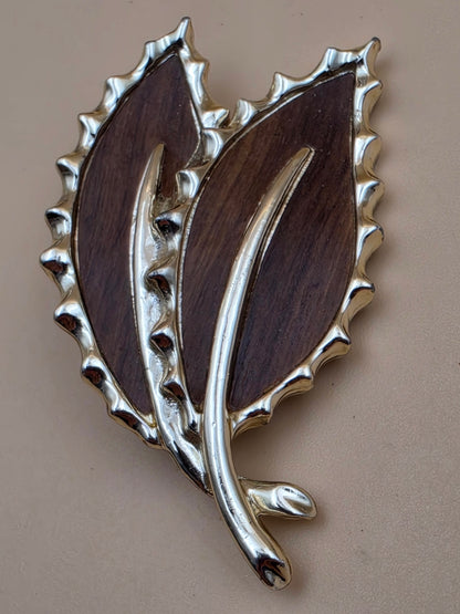 SARAH COVENTRY "Wooden Beauty" 1960's- 1970's Faux Wood Inlay/Silvertone Vintage 2.25" Leaf Brooch