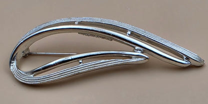 SARAH COVENTRY Vintage Silvertone/Textured Leaf Swoosh Brooch
