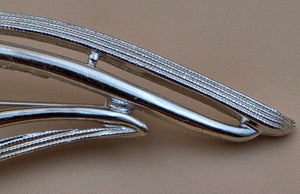 SARAH COVENTRY Vintage Silvertone/Textured Leaf Swoosh Brooch